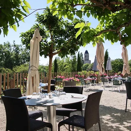 Des 7 Tours Hotel